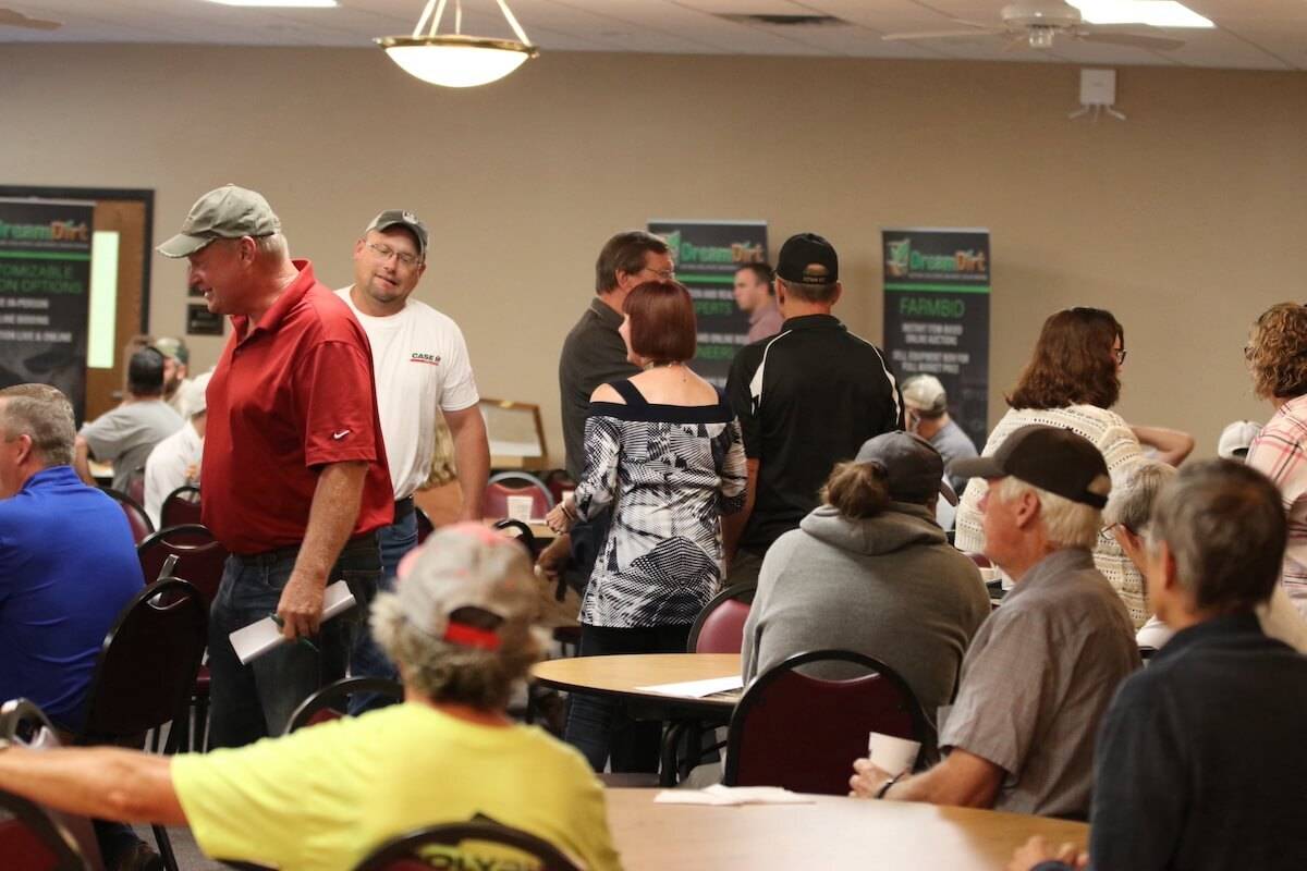 crowd at farmland auction